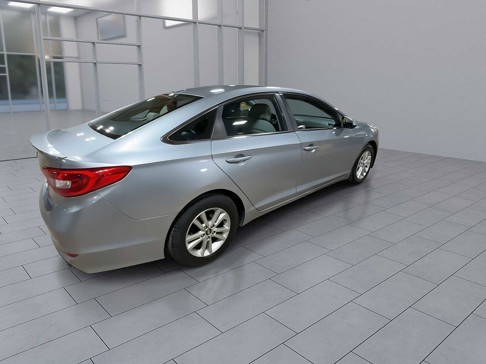 Thumbnail: 2016 Hyundai Sonata - 8