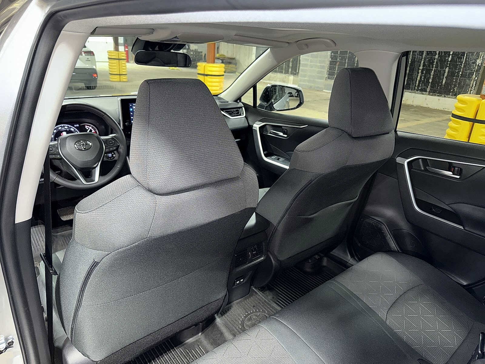 Thumbnail: 2023 Toyota RAV4 - 27