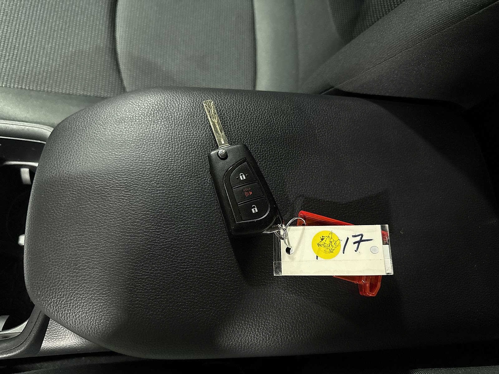 Thumbnail: 2024 Toyota RAV4 - 31