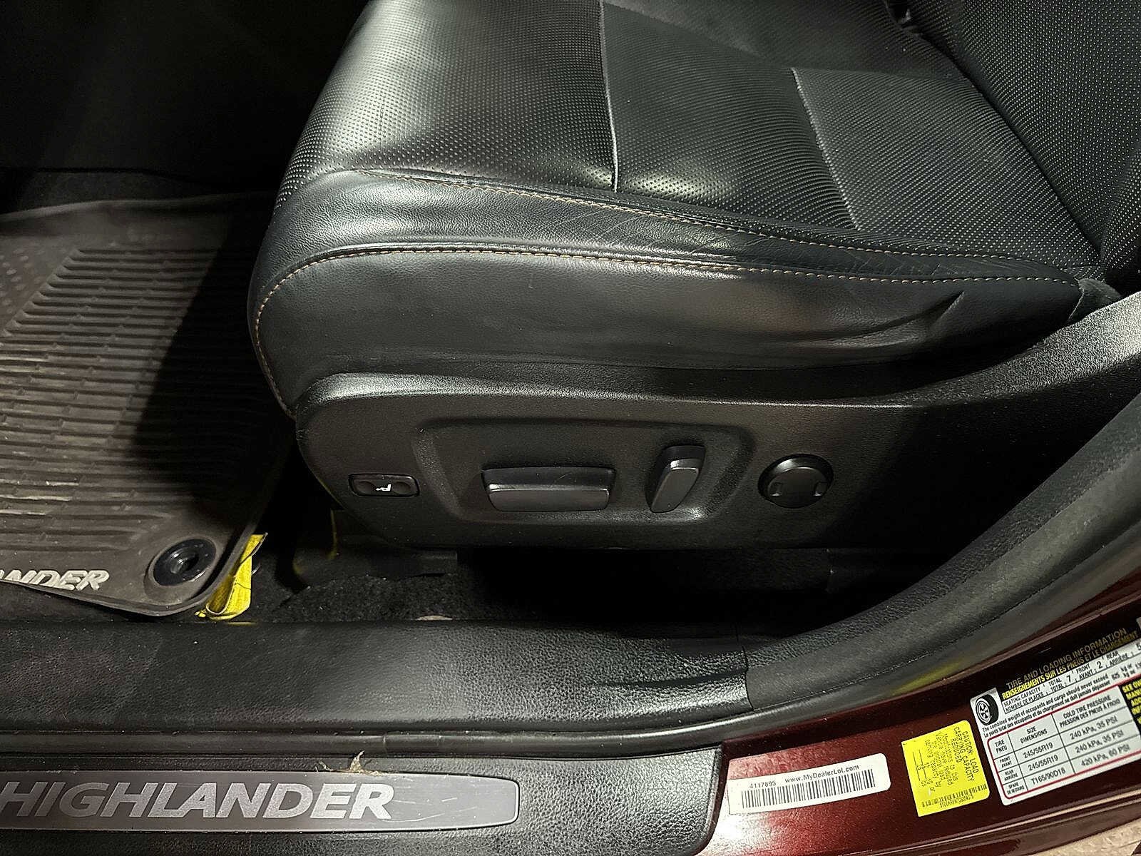Thumbnail: 2016 Toyota Highlander - 25