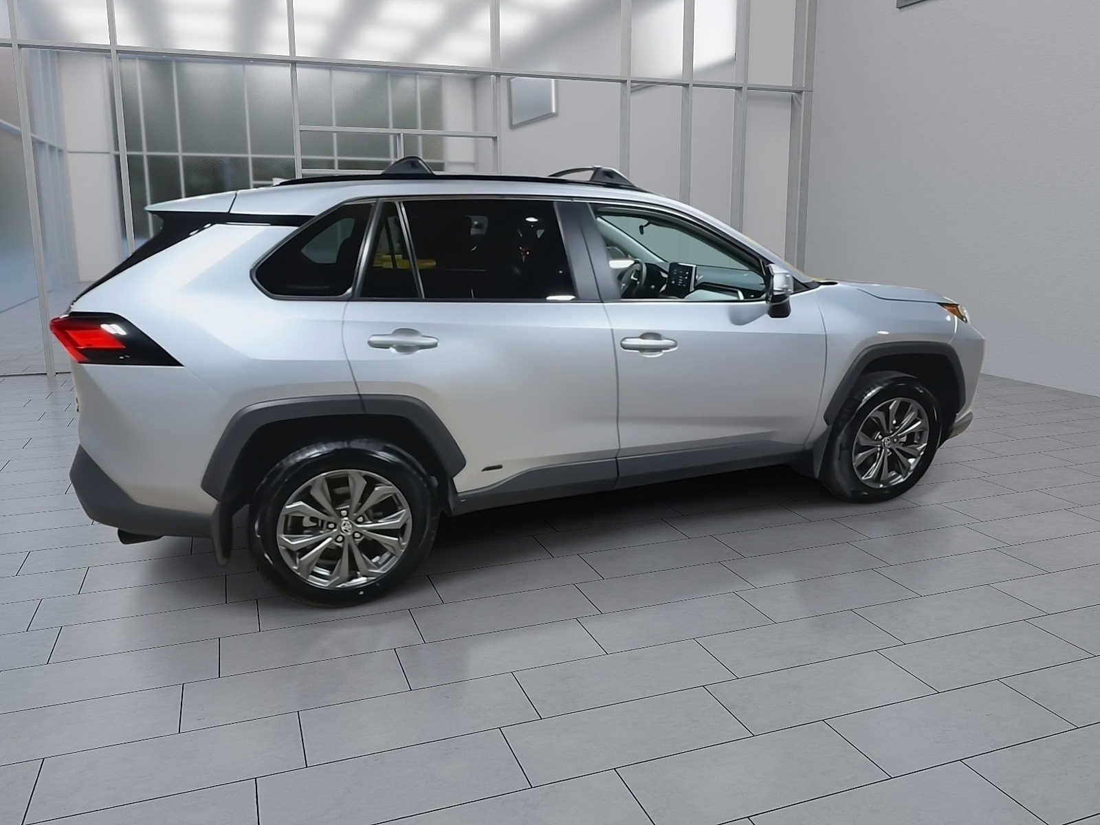 Thumbnail: 2024 Toyota RAV4 - 9