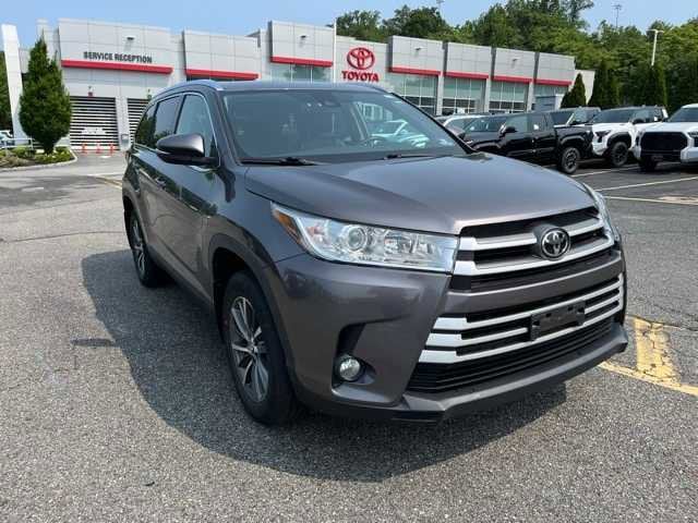 2019 Toyota Highlander XLE 3