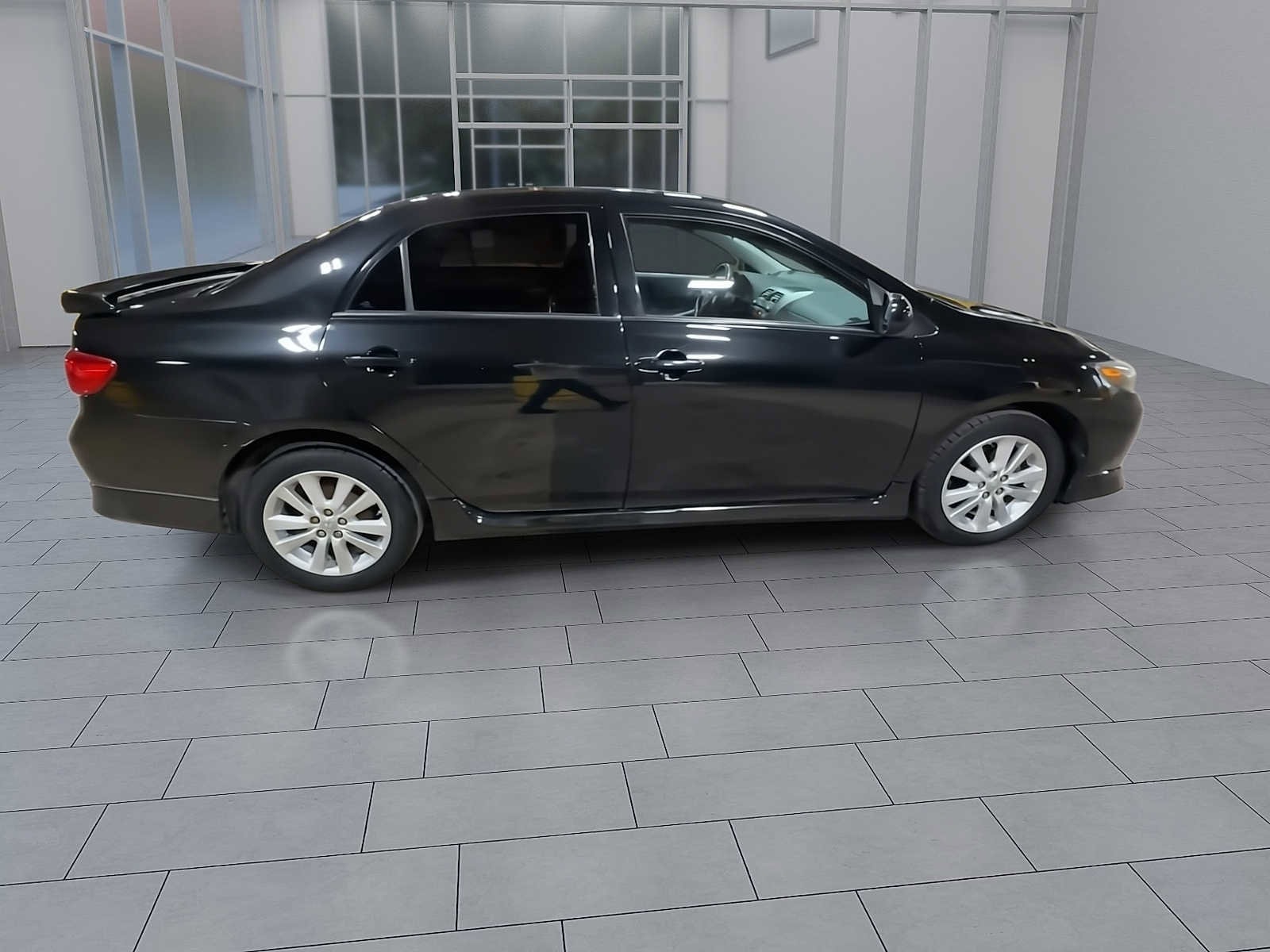 Thumbnail: 2010 Toyota Corolla - 9