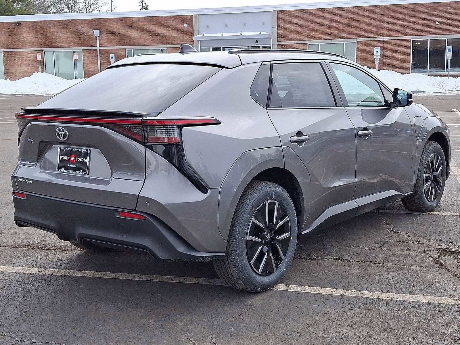 Thumbnail: 2026 Toyota bZ - 12