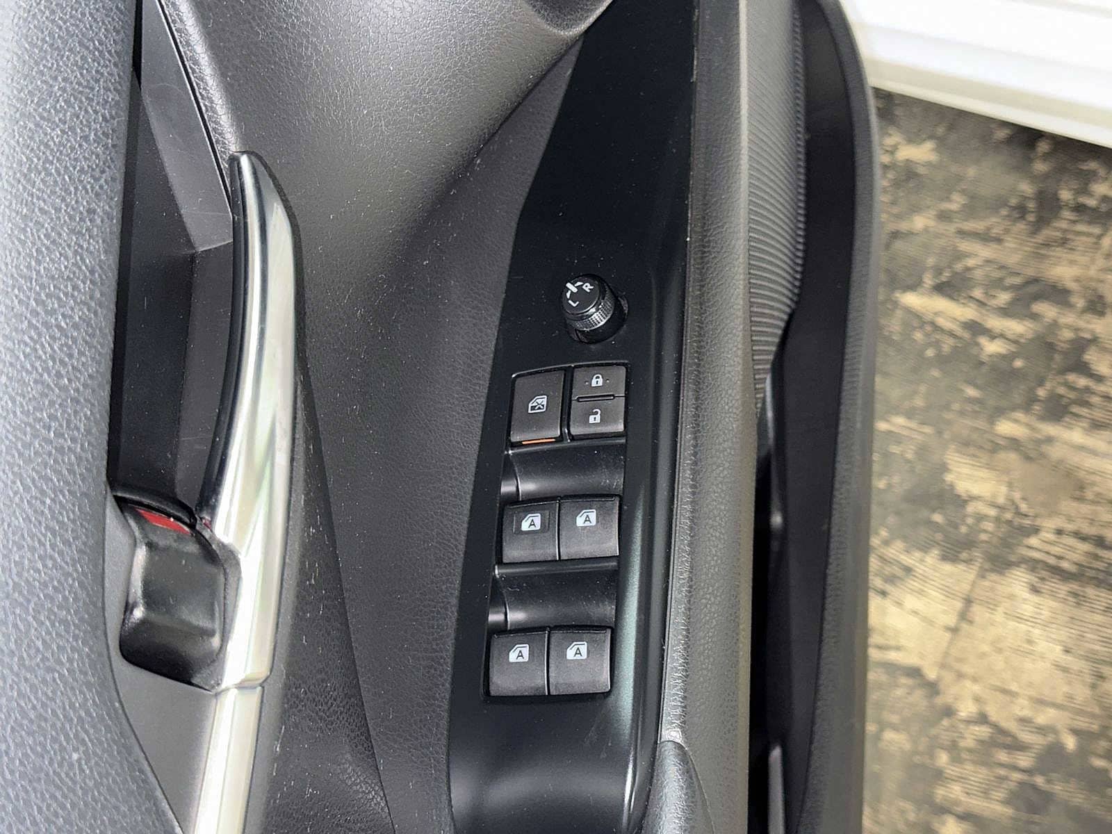 Thumbnail: 2020 Toyota Camry - 22