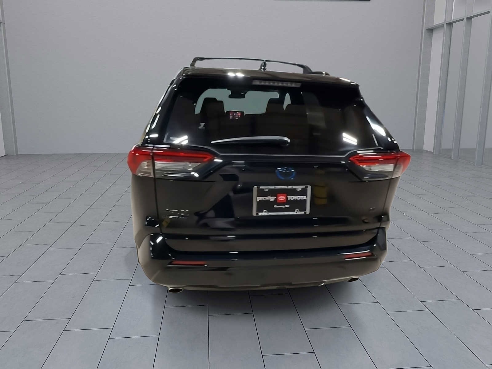 Thumbnail: 2021 Toyota RAV4 - 7