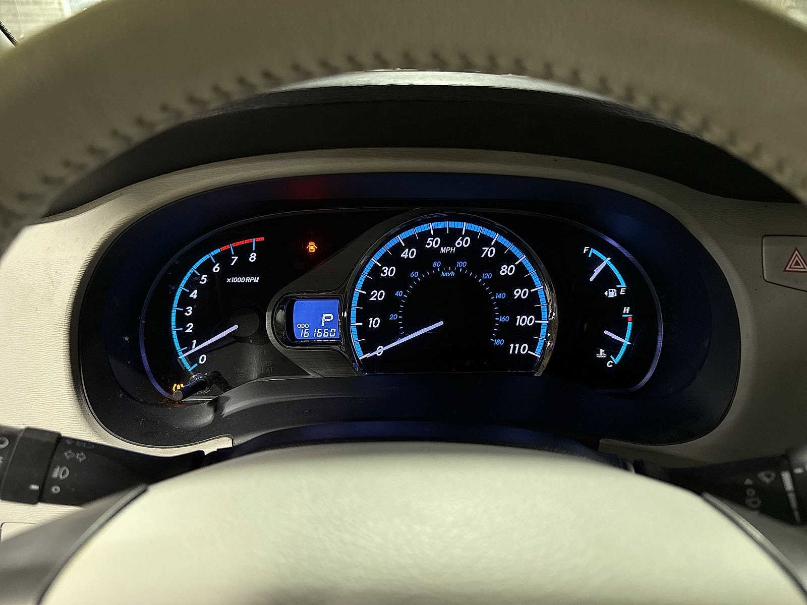 Thumbnail: 2011 Toyota Sienna - 33