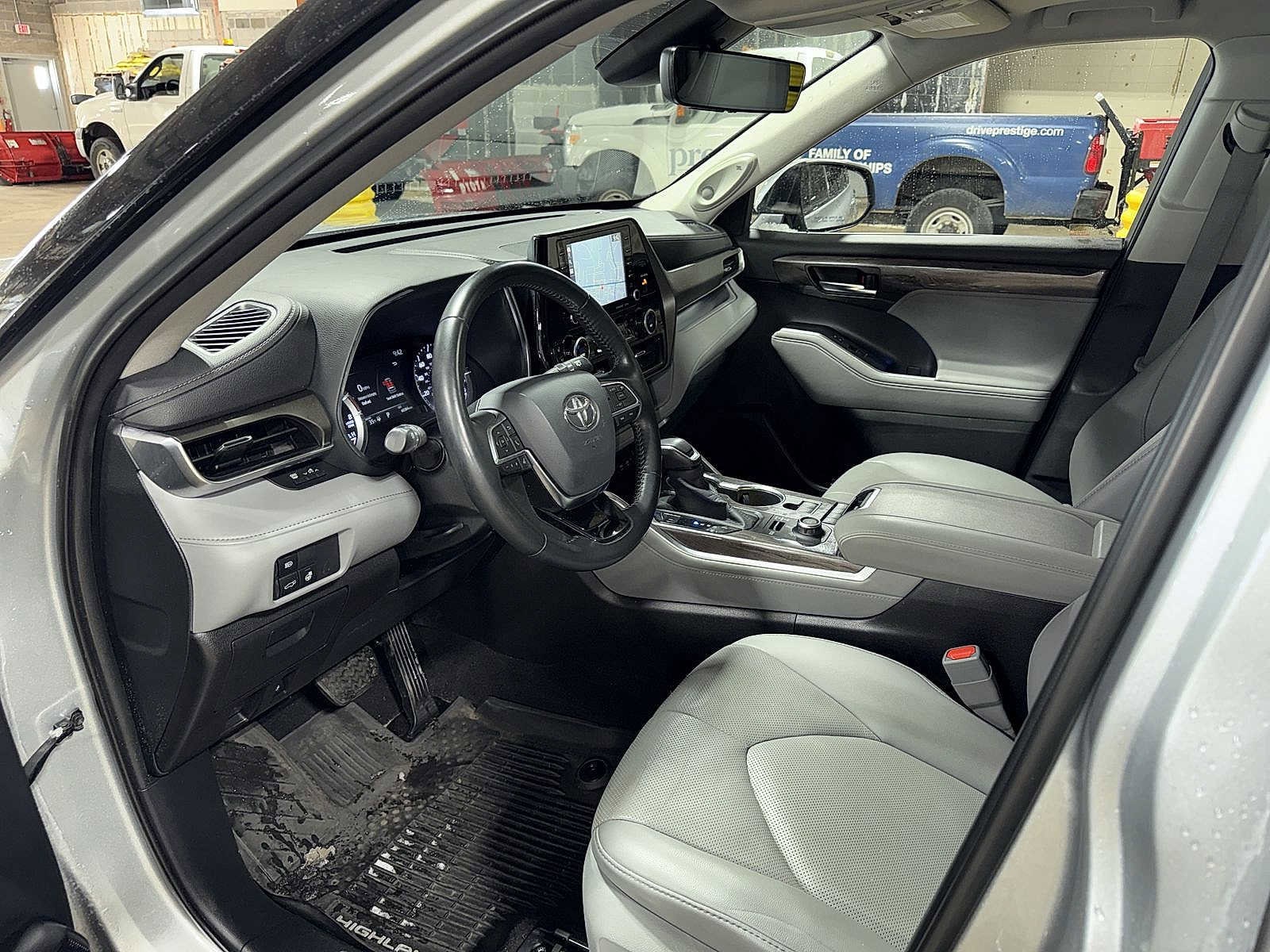 Thumbnail: 2020 Toyota Highlander - 30