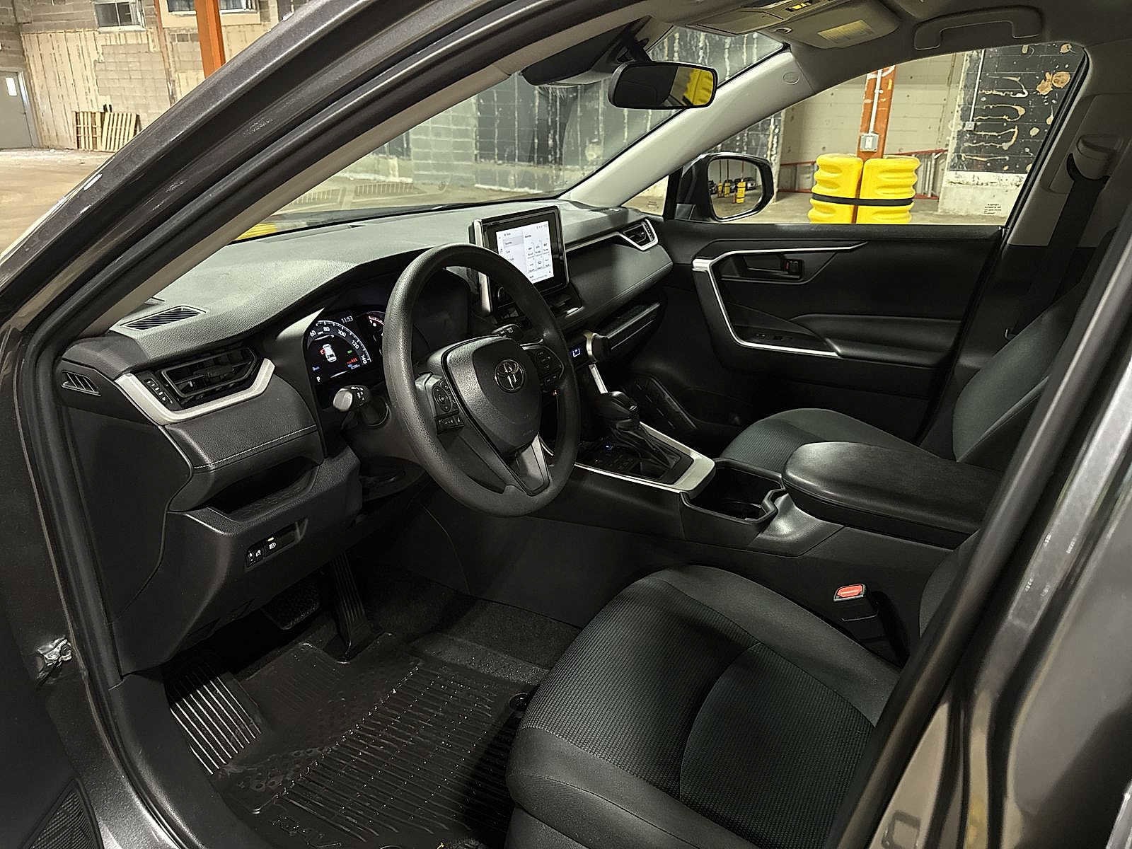 Thumbnail: 2023 Toyota RAV4 - 27