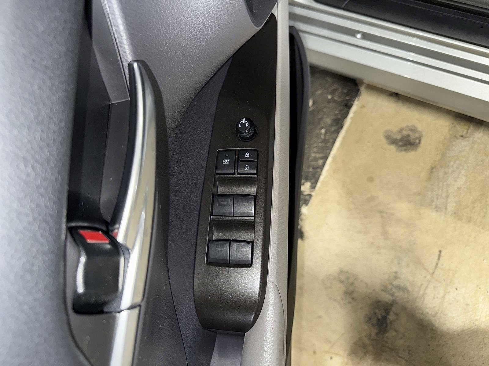 Thumbnail: 2023 Toyota Camry - 22