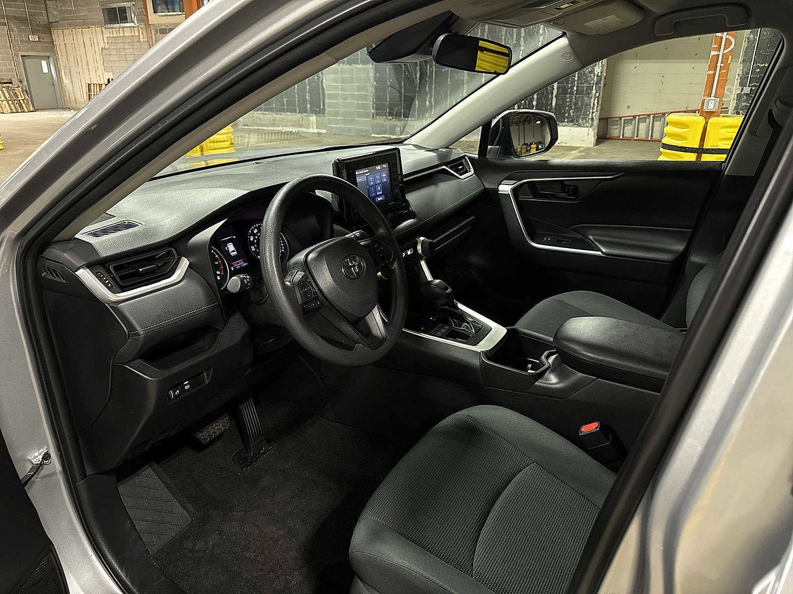 Thumbnail: 2022 Toyota RAV4 - 27