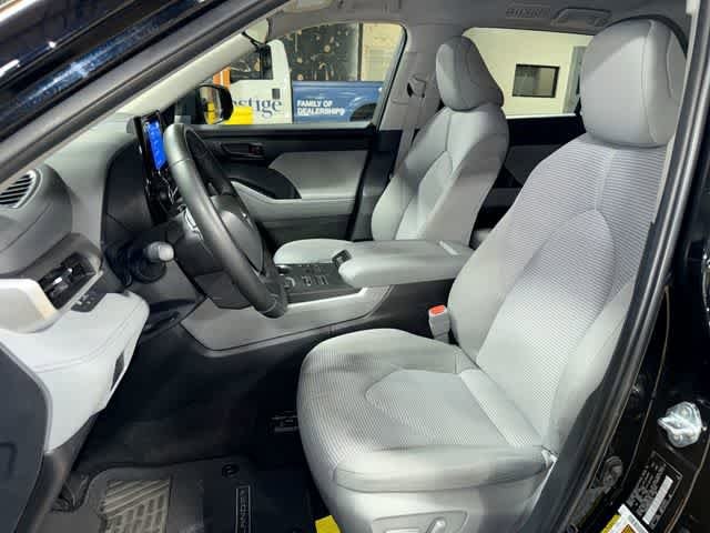 Thumbnail: 2024 Toyota Highlander - 15