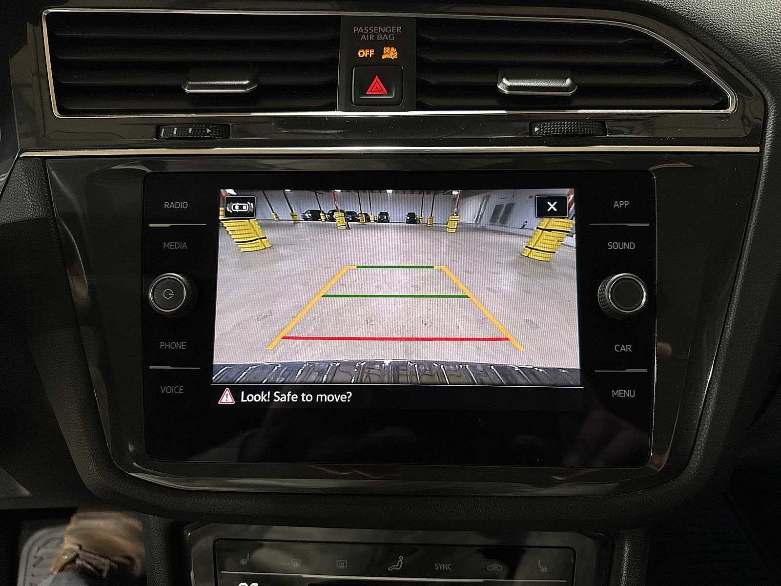 Thumbnail: 2022 Volkswagen Tiguan - 25