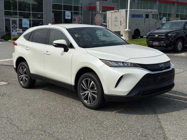 2022 Toyota Venza LE 3