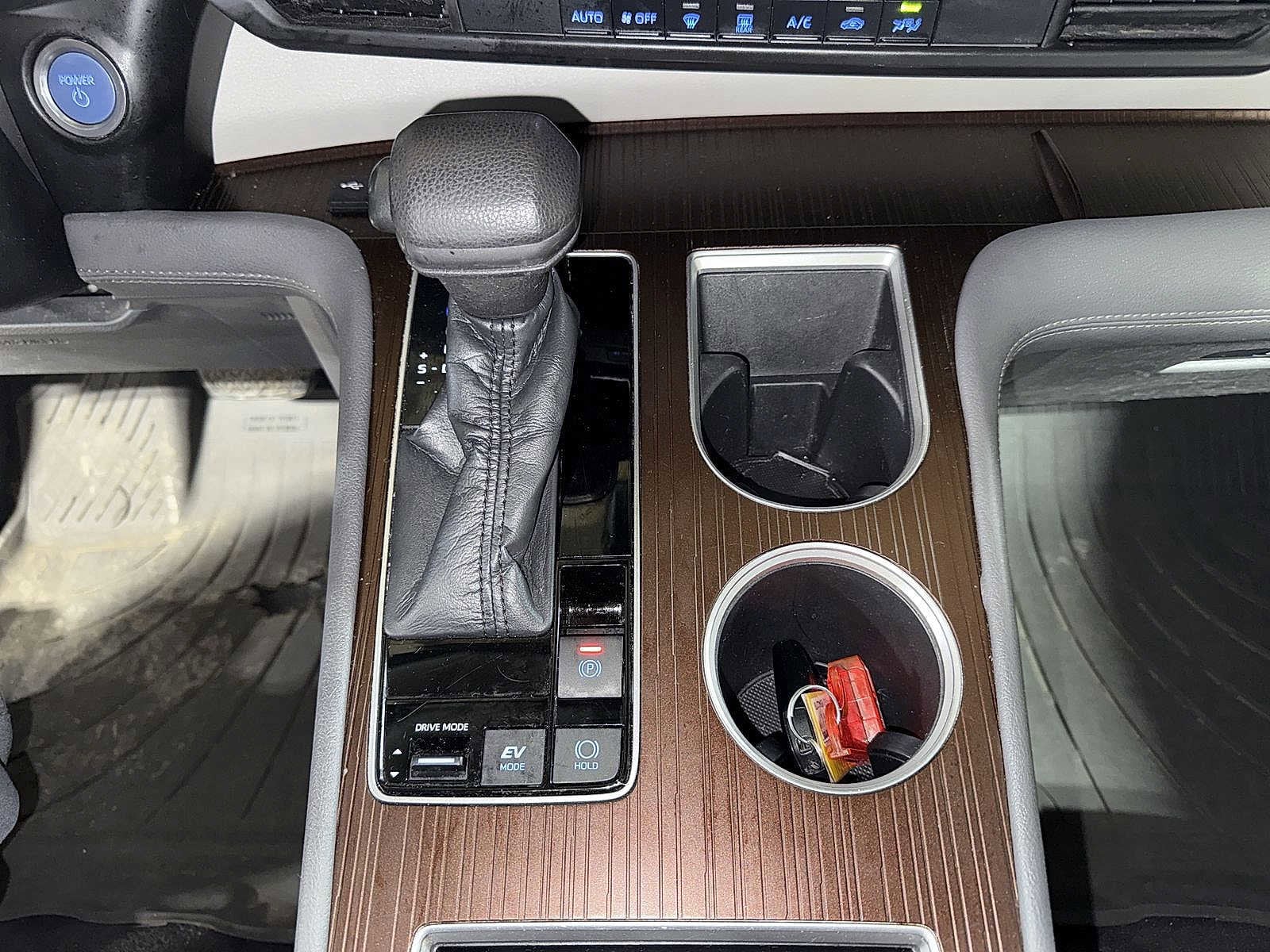 Thumbnail: 2021 Toyota Sienna - 32