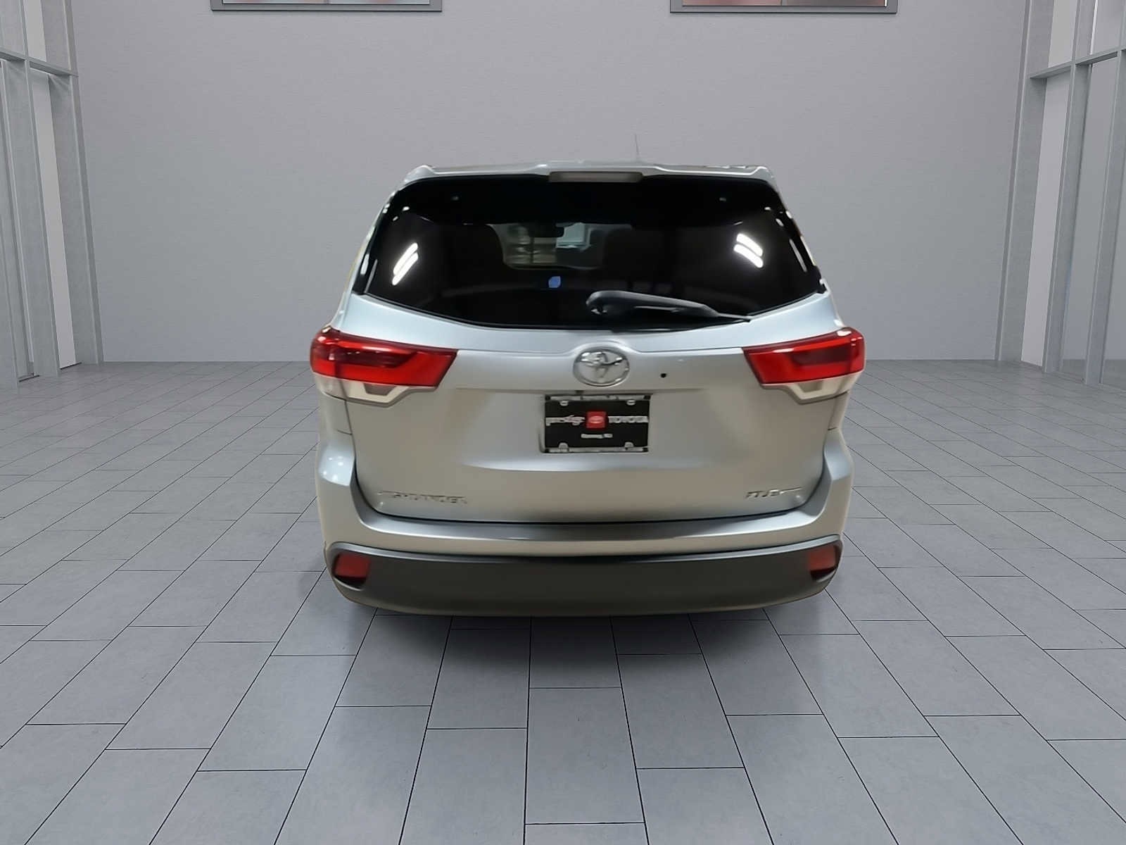 Thumbnail: 2019 Toyota Highlander - 7