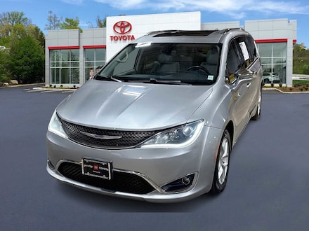 2019 Chrysler Pacifica Limited Van Passenger Van