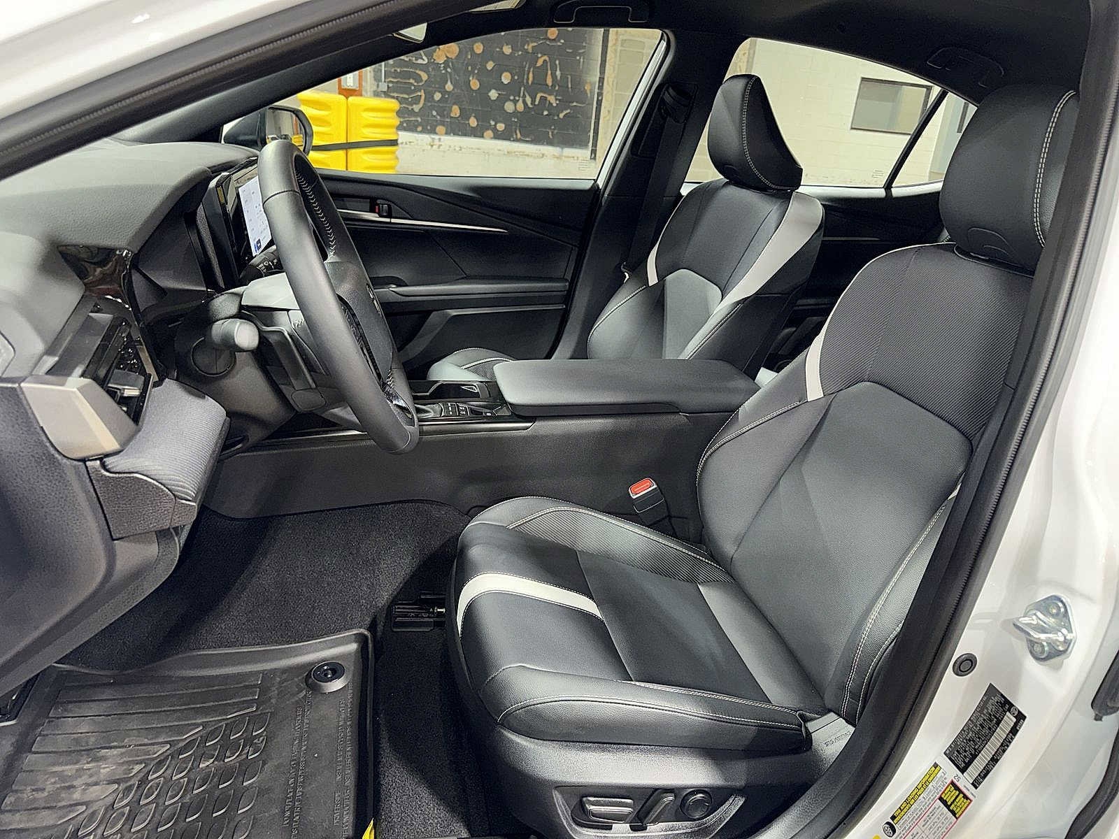 Thumbnail: 2025 Toyota Camry - 15