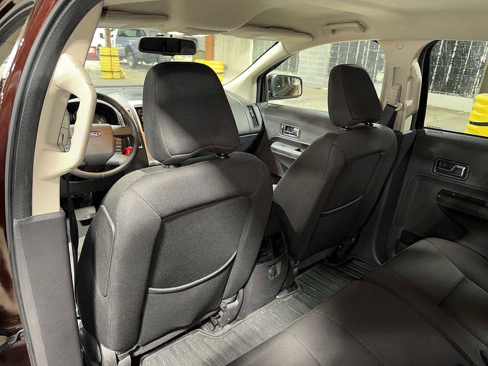 Thumbnail: 2010 Ford Edge - 26