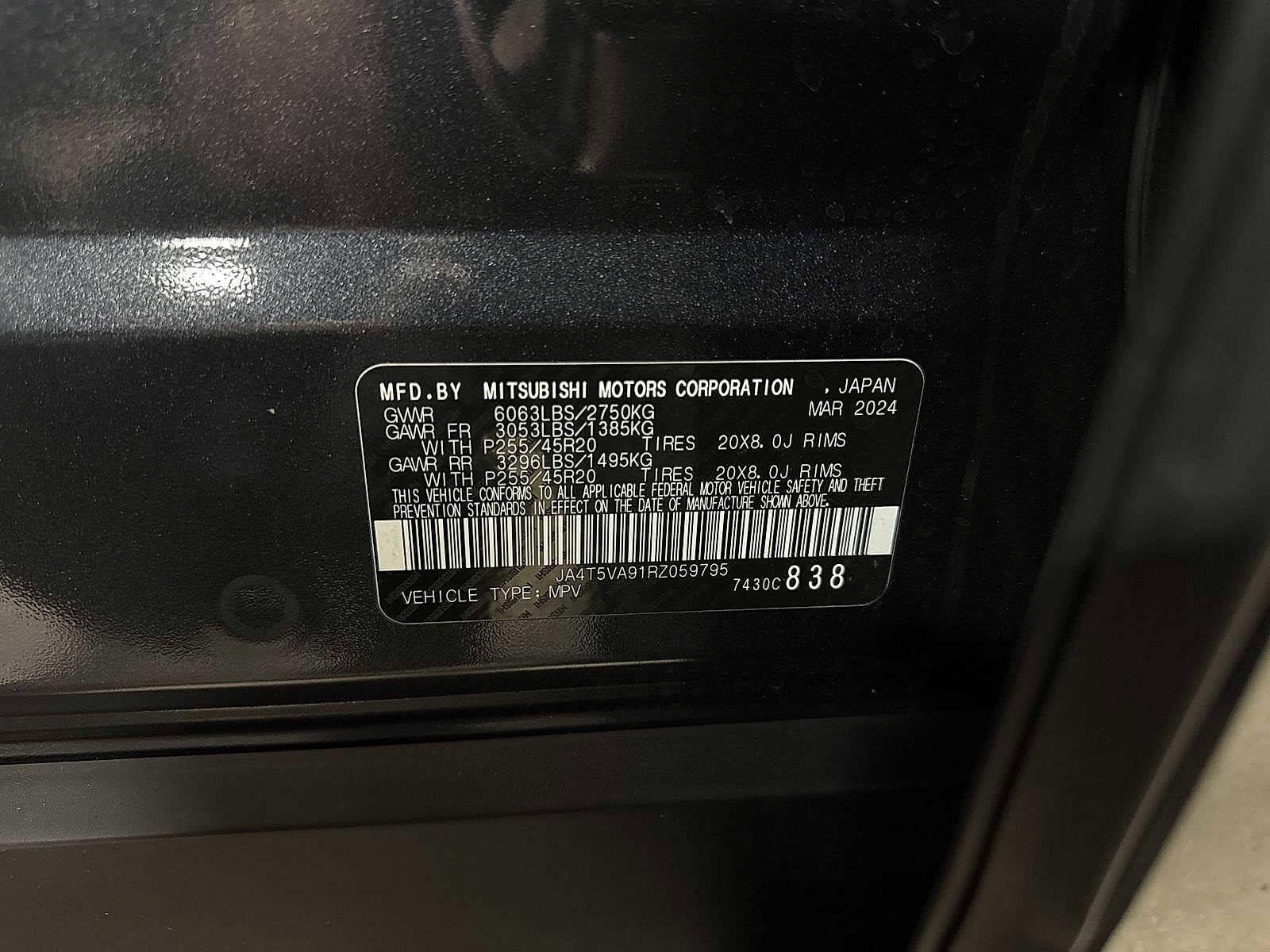 Thumbnail: 2024 Mitsubishi Outlander - 14