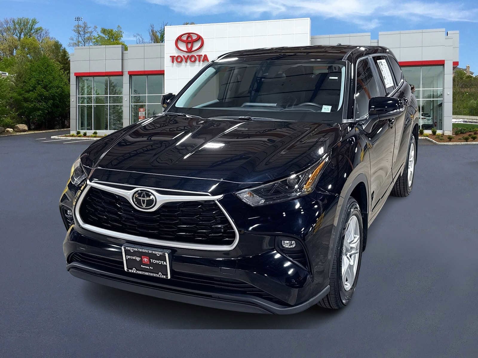 Thumbnail: 2023 Toyota Highlander - 1