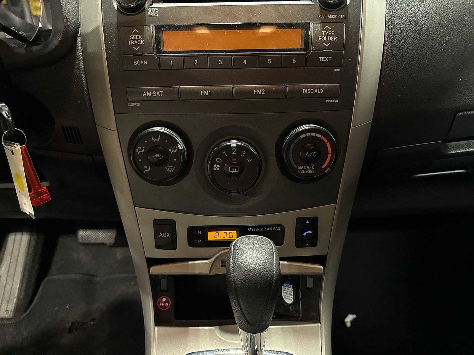 Thumbnail: 2010 Toyota Corolla - 20