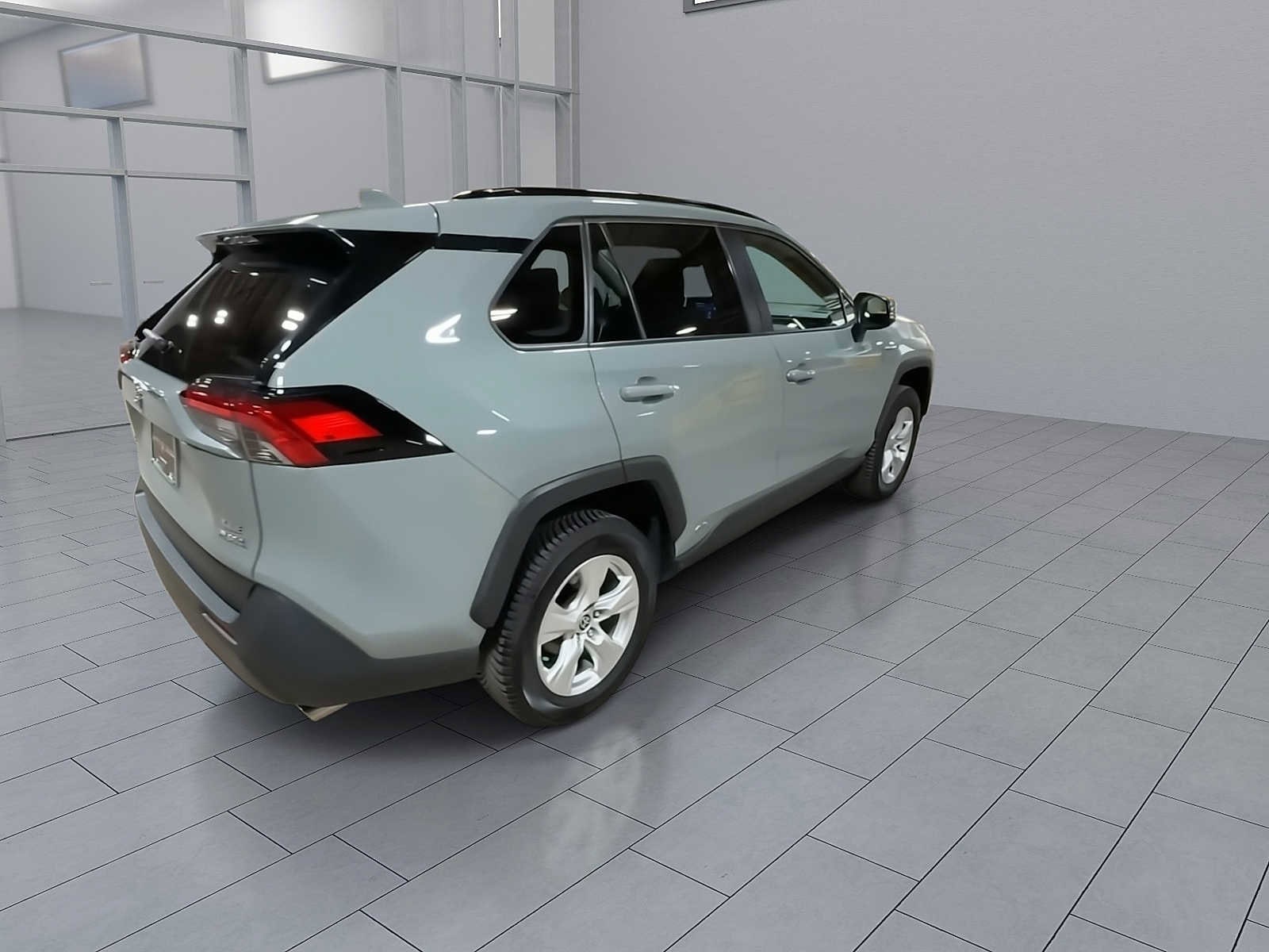 Thumbnail: 2021 Toyota RAV4 - 8