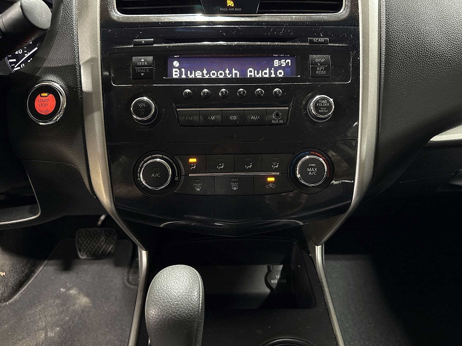 Thumbnail: 2015 Nissan Altima - 21