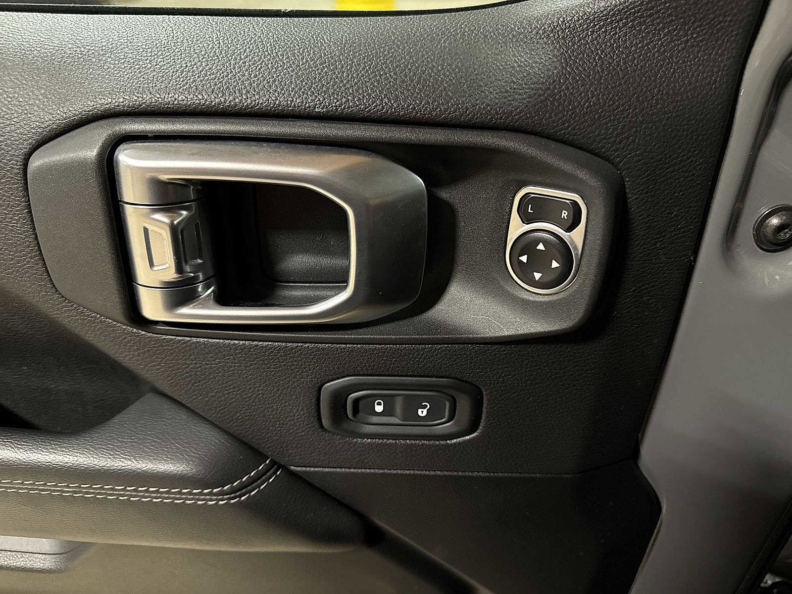 Thumbnail: 2020 Jeep Wrangler - 22