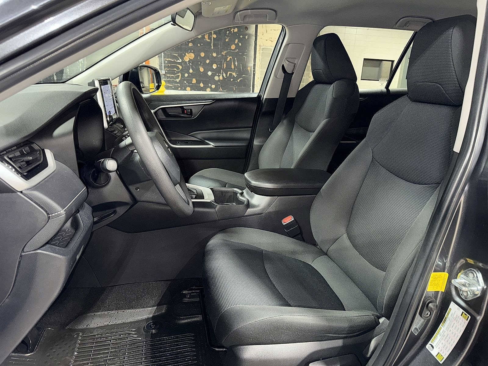 Thumbnail: 2023 Toyota RAV4 - 15