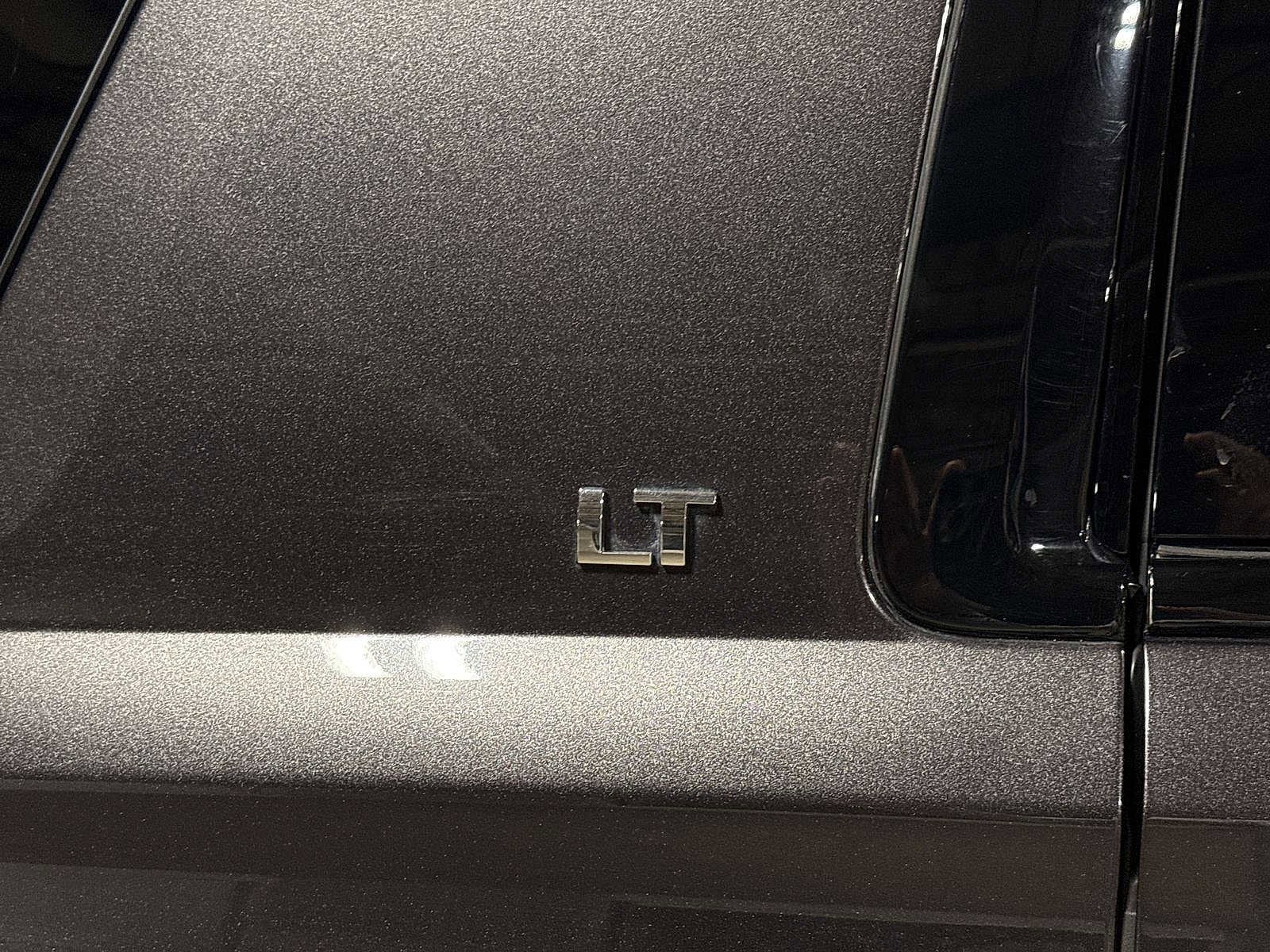 Thumbnail: 2017 Chevrolet Suburban - 29