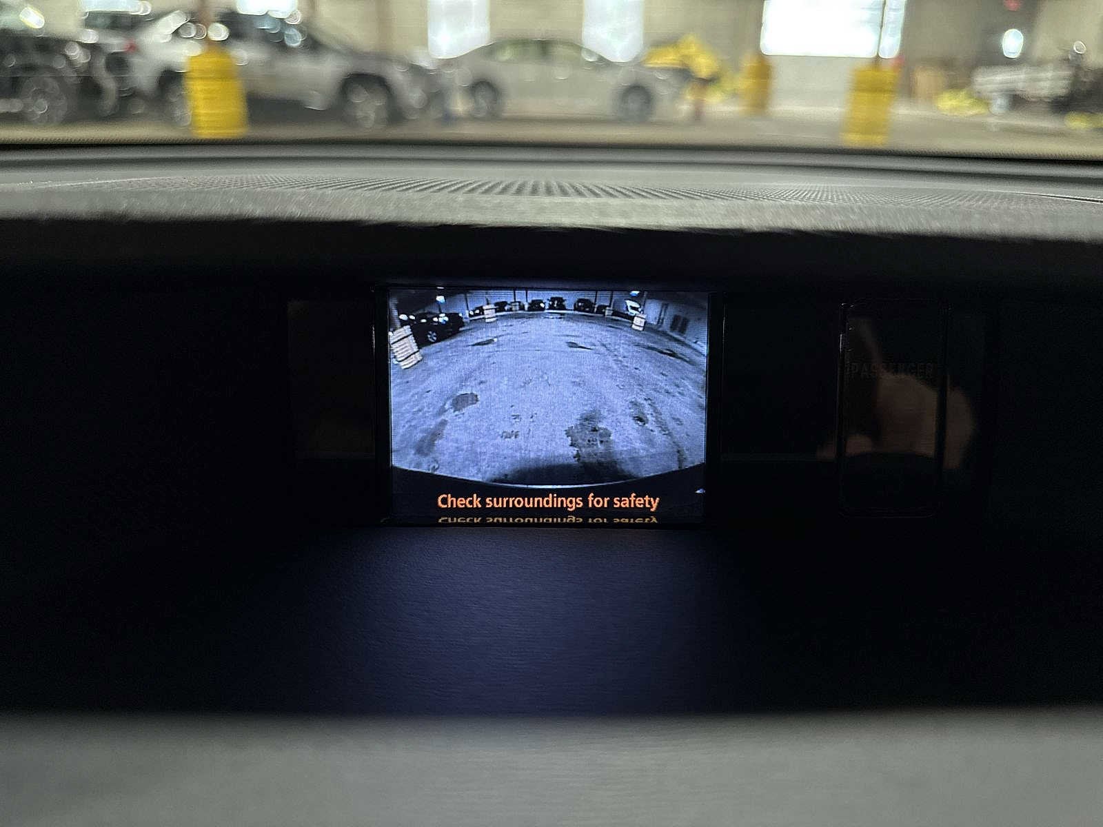 Thumbnail: 2014 Toyota Sienna - 24