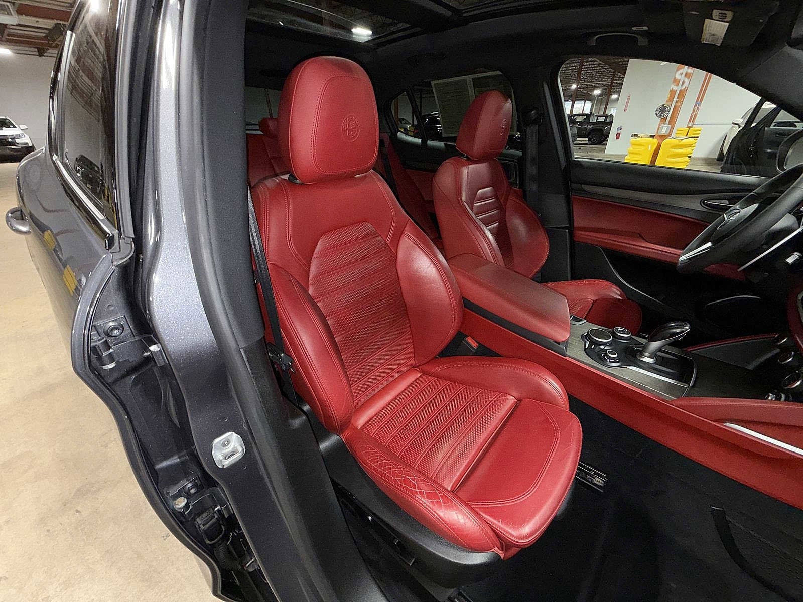 Thumbnail: 2018 Alfa Romeo Stelvio - 16