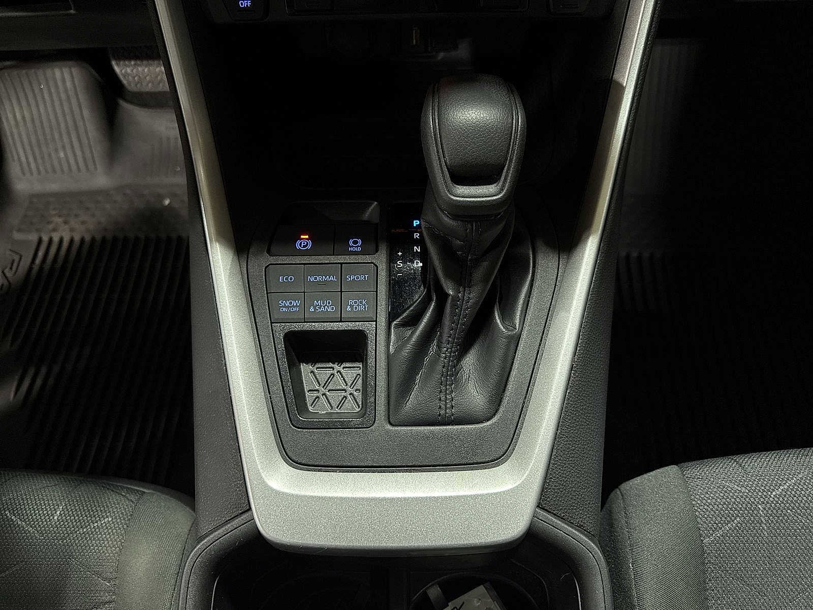 Thumbnail: 2022 Toyota RAV4 - 31