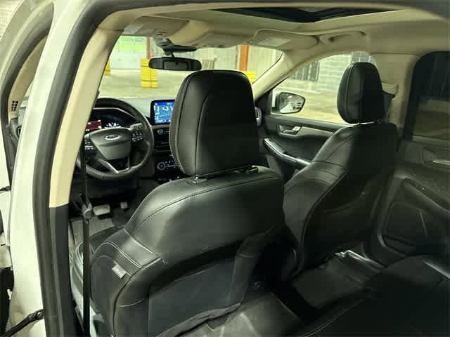 2020 Ford Escape SEL 30