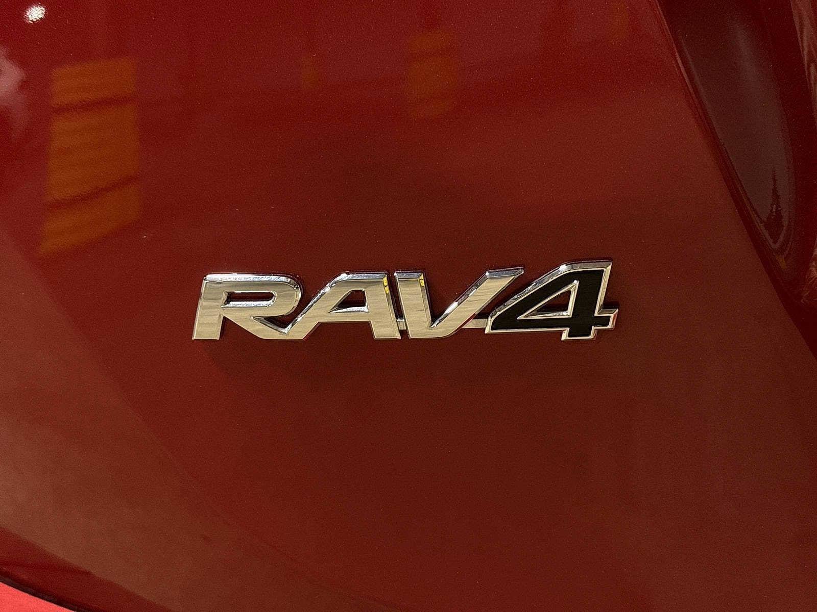 Thumbnail: 2017 Toyota RAV4 - 25