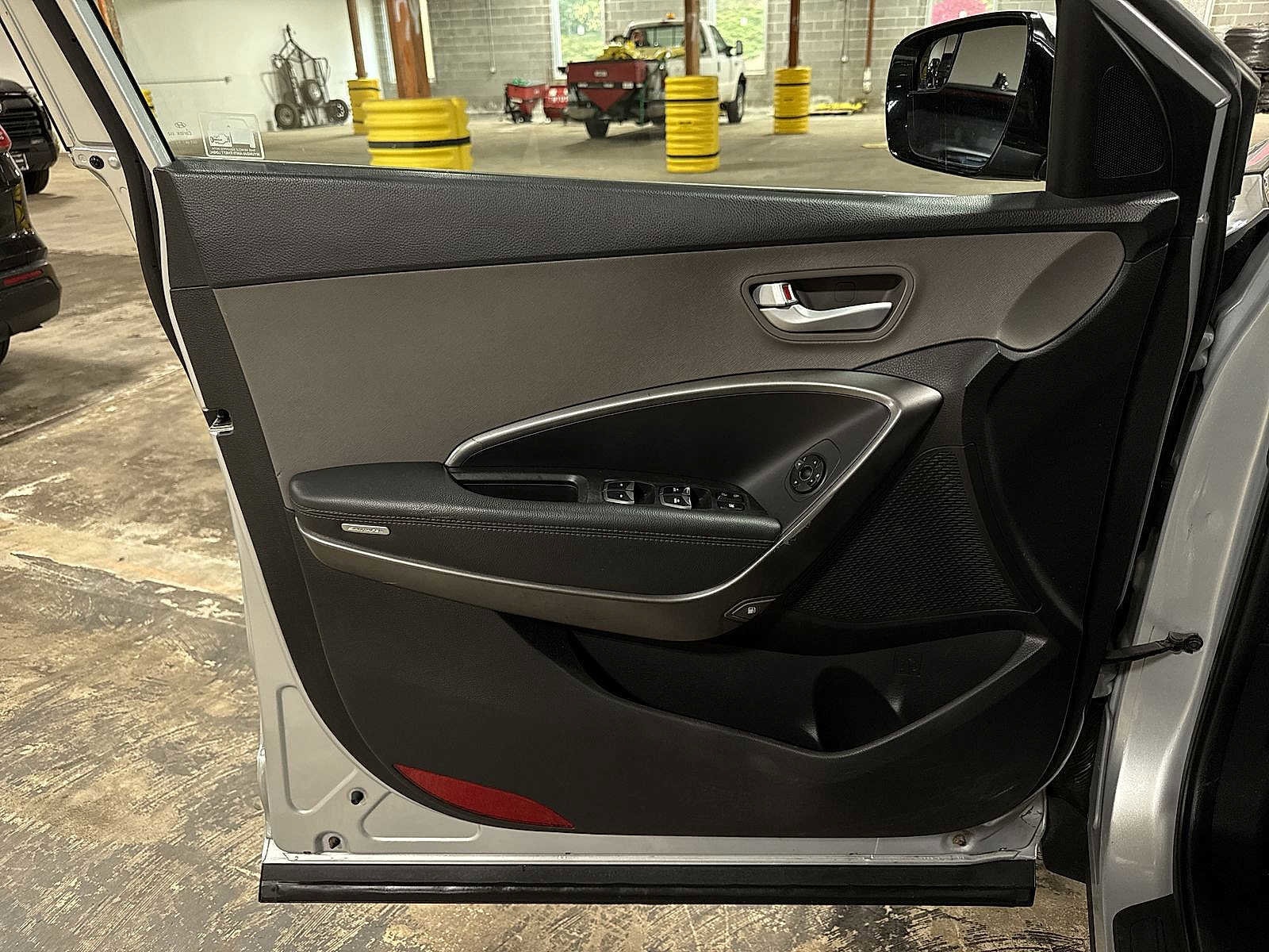 Thumbnail: 2017 Hyundai Santa Fe - 28