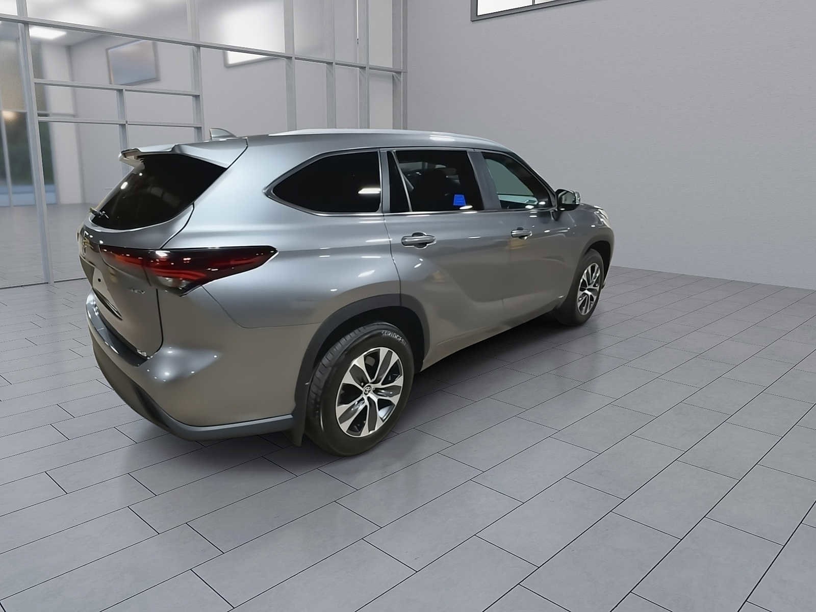 Thumbnail: 2026 Toyota Highlander - 8