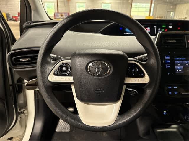 Thumbnail: 2017 Toyota Prius - 18