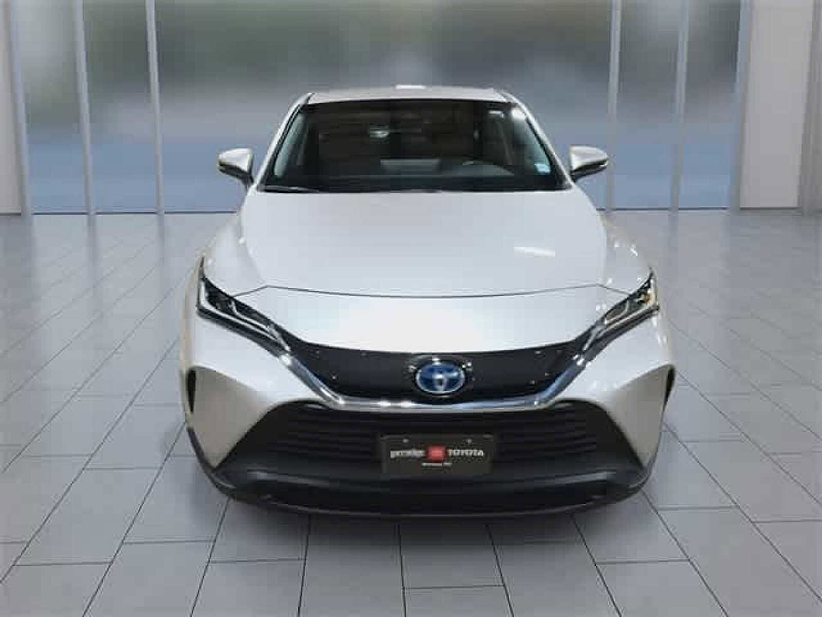 2023 Toyota Venza LE photo 3