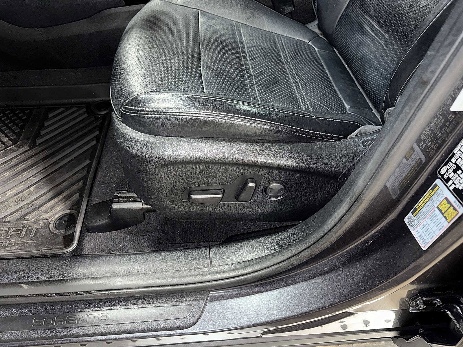 Thumbnail: 2016 Kia Sorento - 25