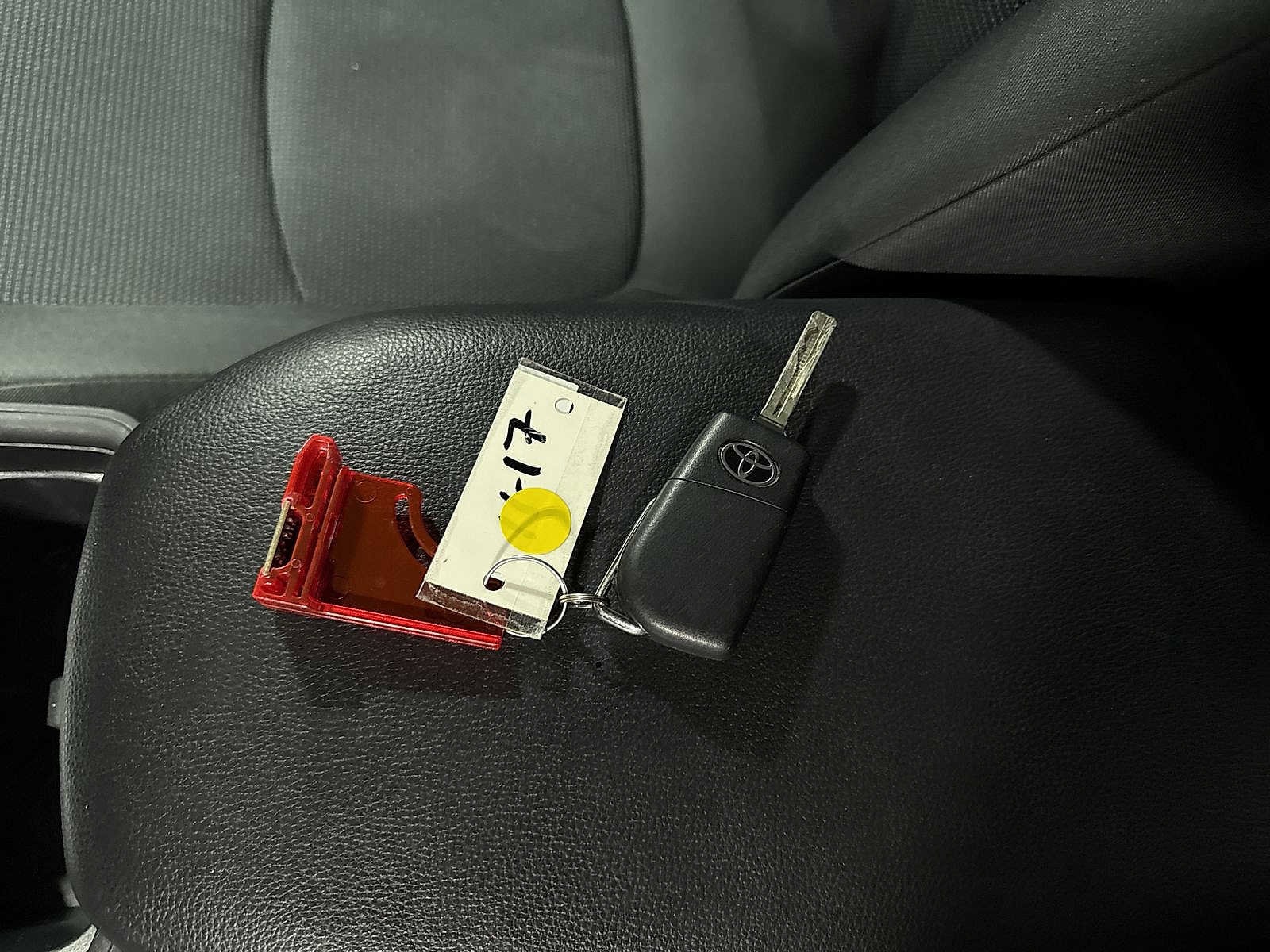 Thumbnail: 2020 Toyota RAV4 - 31