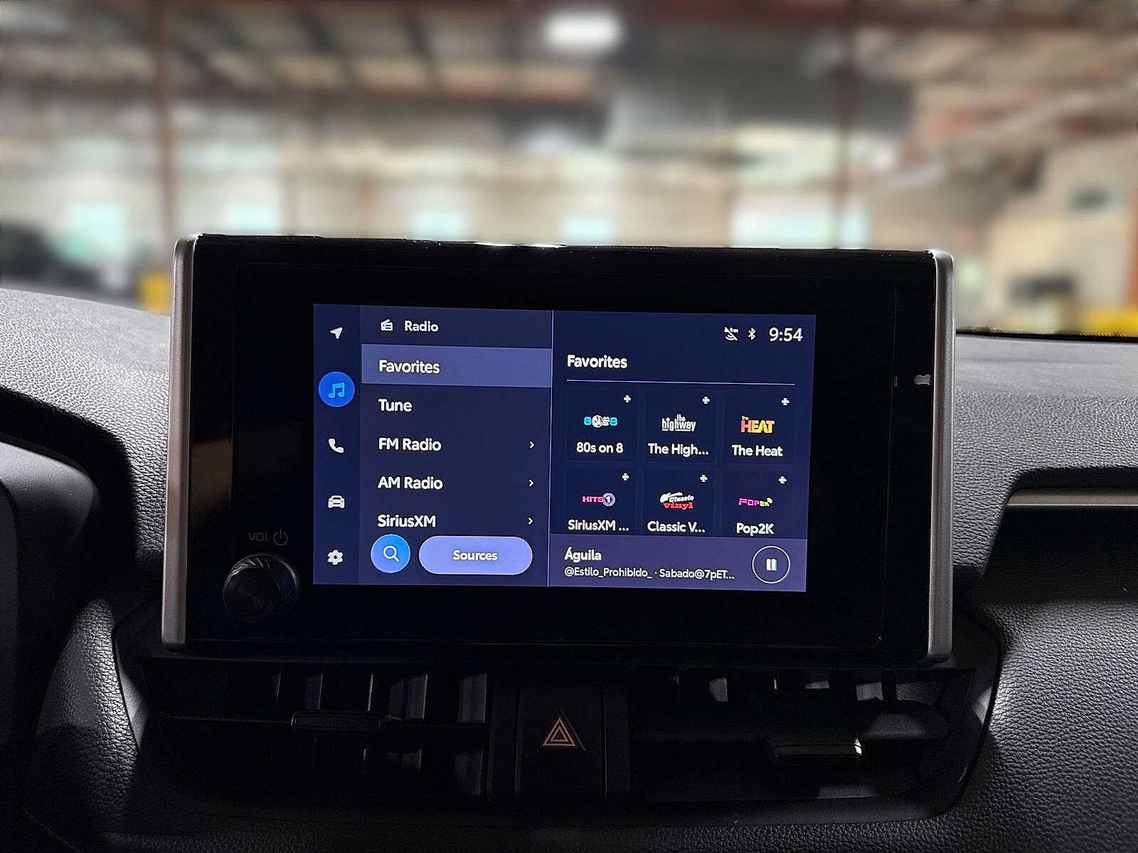 2025 Toyota RAV4 XLE - Photo 19