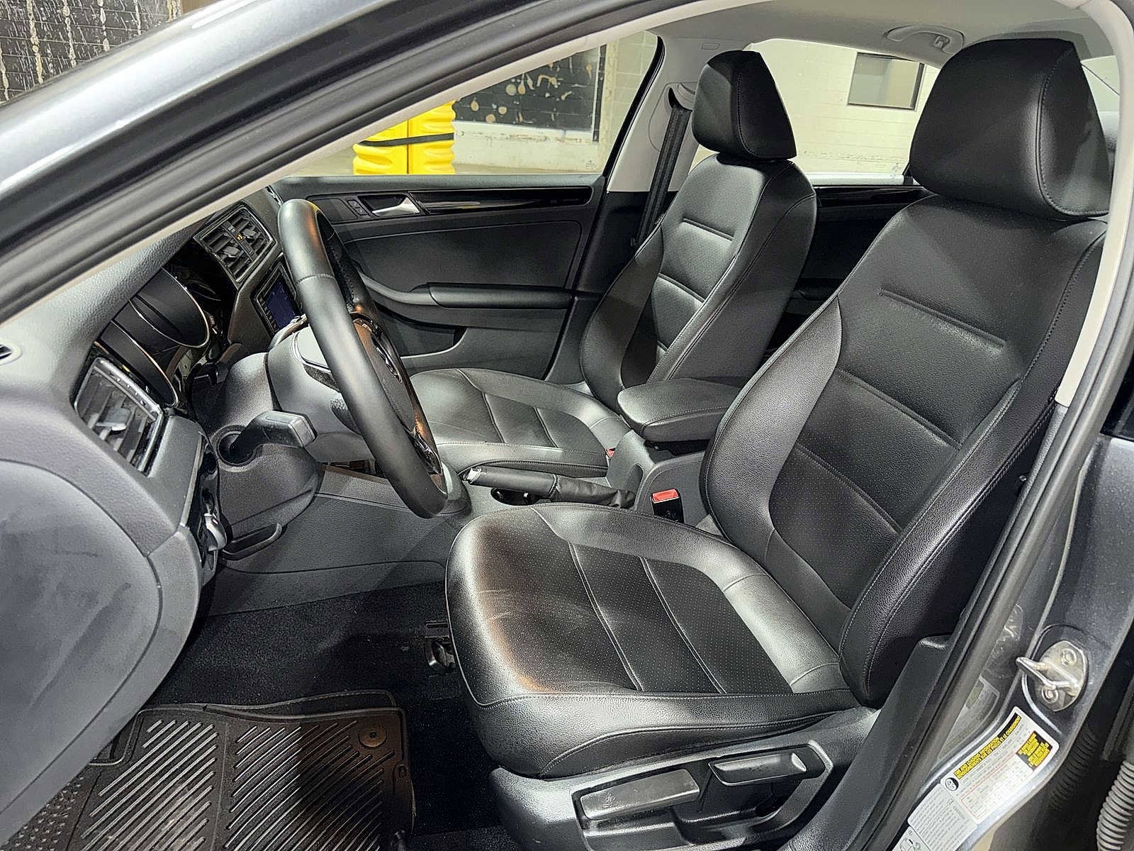 Thumbnail: 2016 Volkswagen Jetta - 15