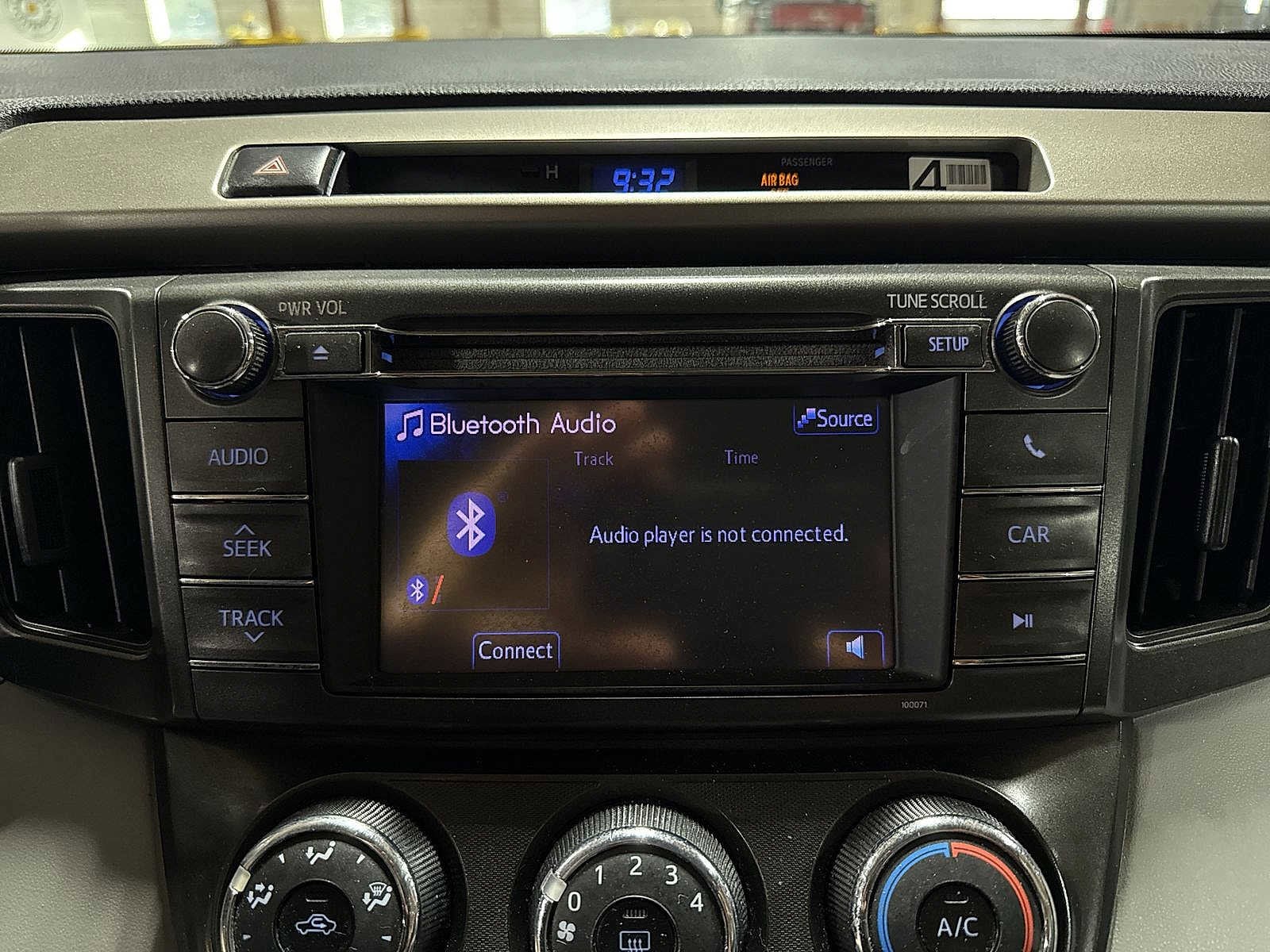 Thumbnail: 2013 Toyota RAV4 - 20