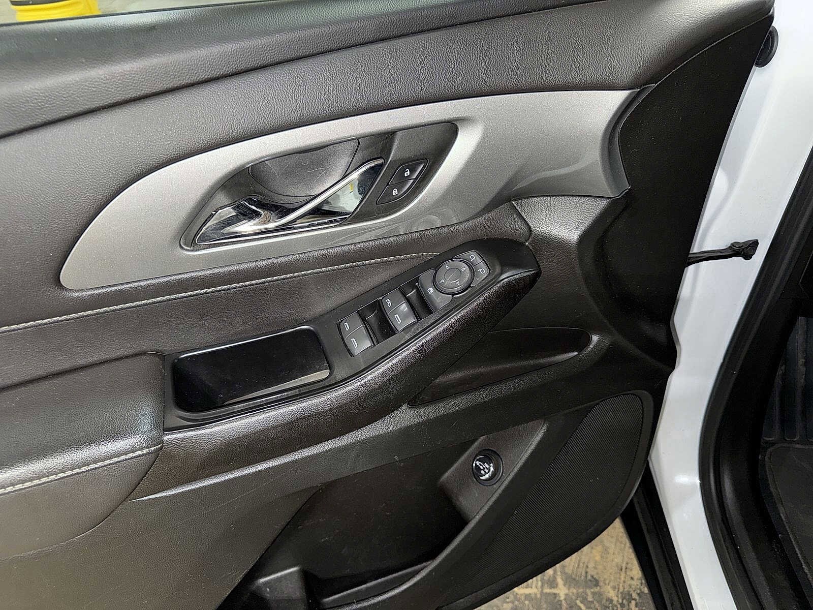 Thumbnail: 2023 Chevrolet Traverse - 23