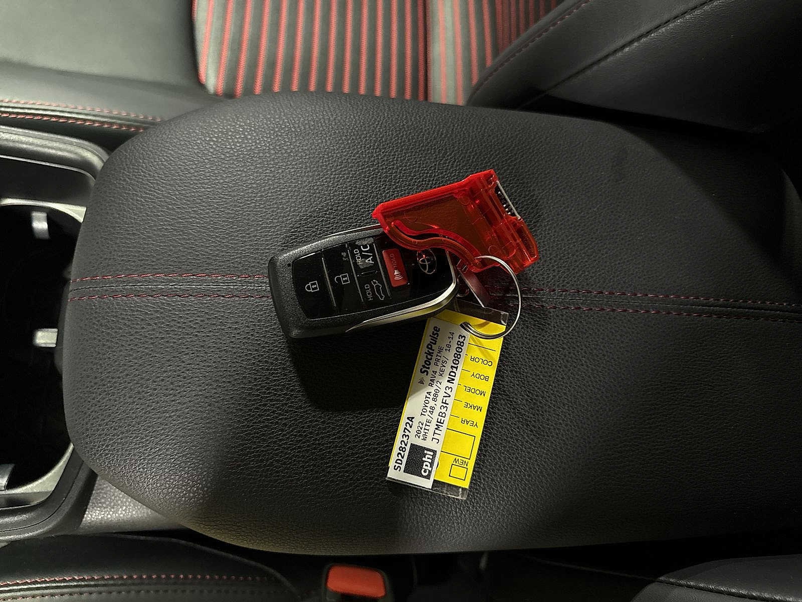 Thumbnail: 2022 Toyota RAV4 - 32