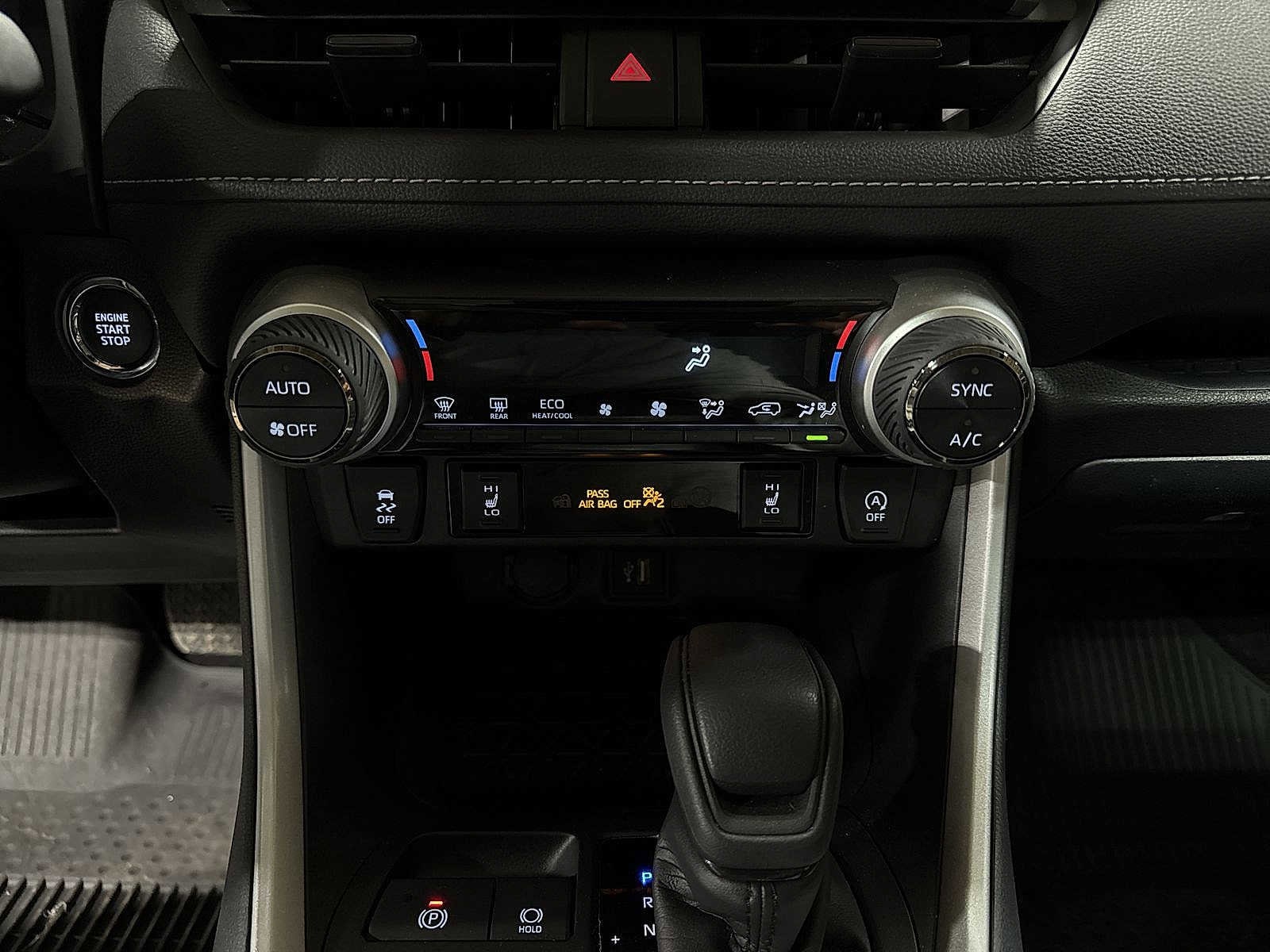 Thumbnail: 2025 Toyota RAV4 - 21