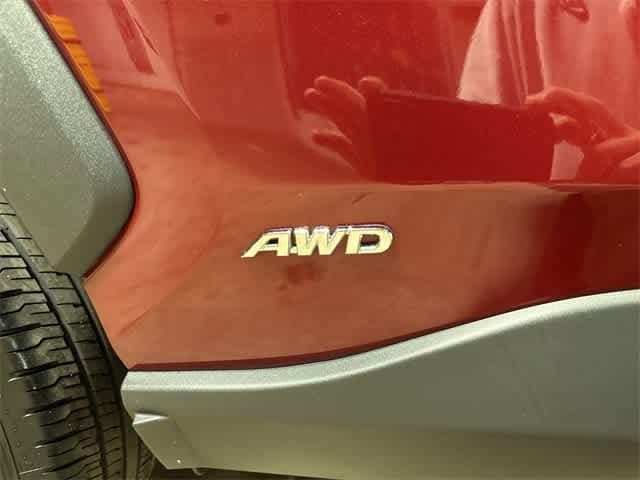 2022 Toyota RAV4 LE 26