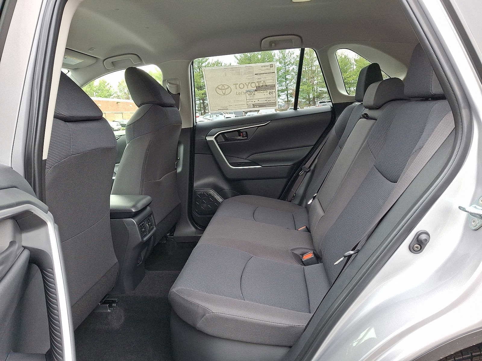 Thumbnail: 2025 Toyota RAV4 - 13